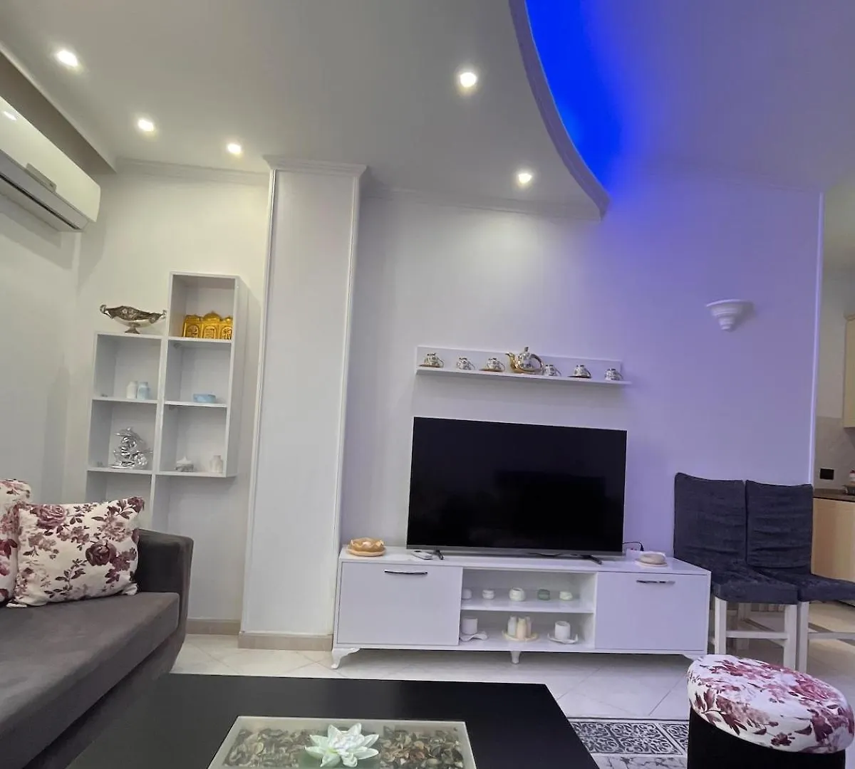 Tije'S Beach Apartment Durres